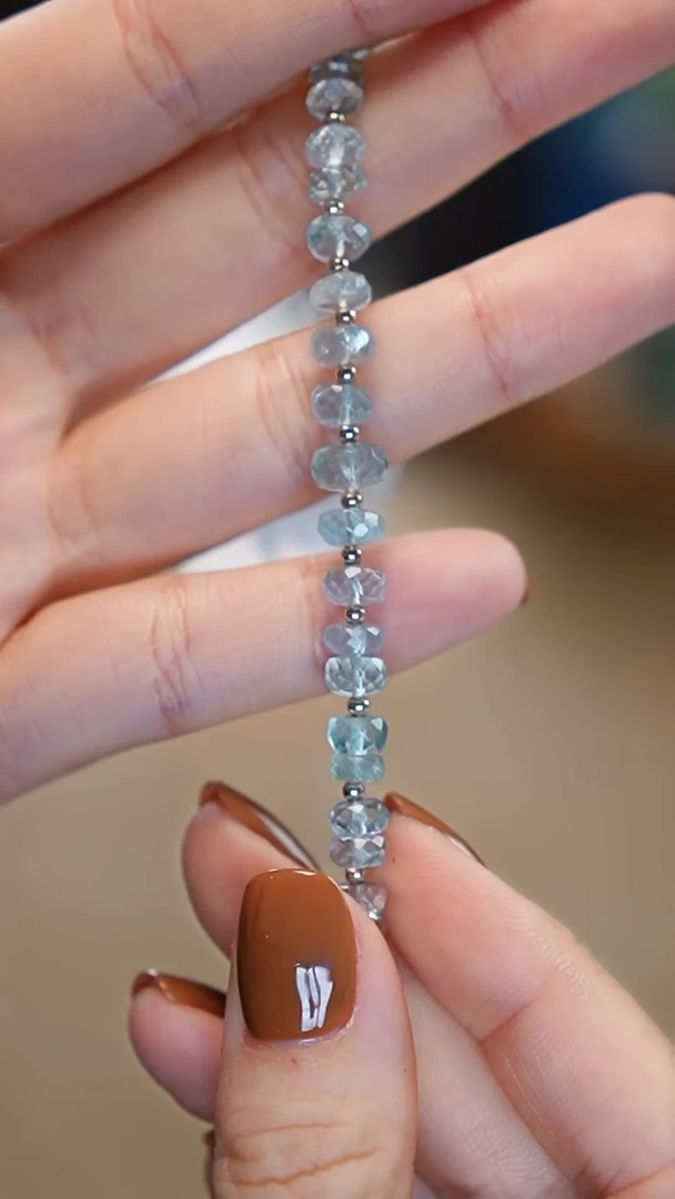 银S925镶嵌手链海蓝宝石（微瑕）手链