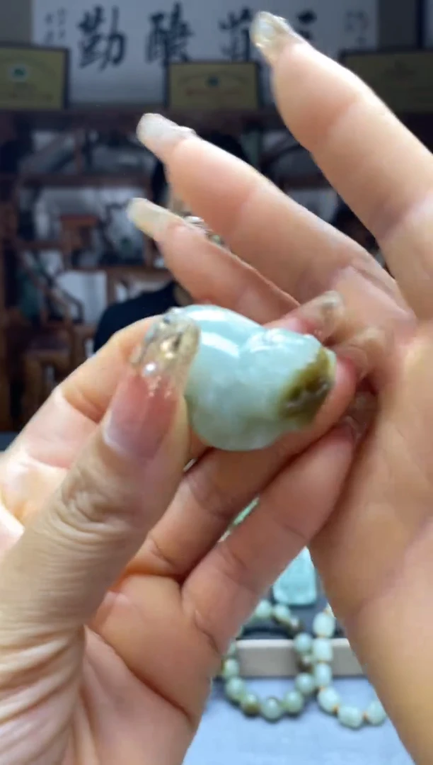 未镶嵌和田玉挂件貔貅