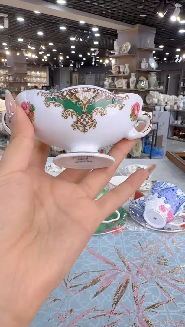 骨瓷娜娜中古器物如图所示24