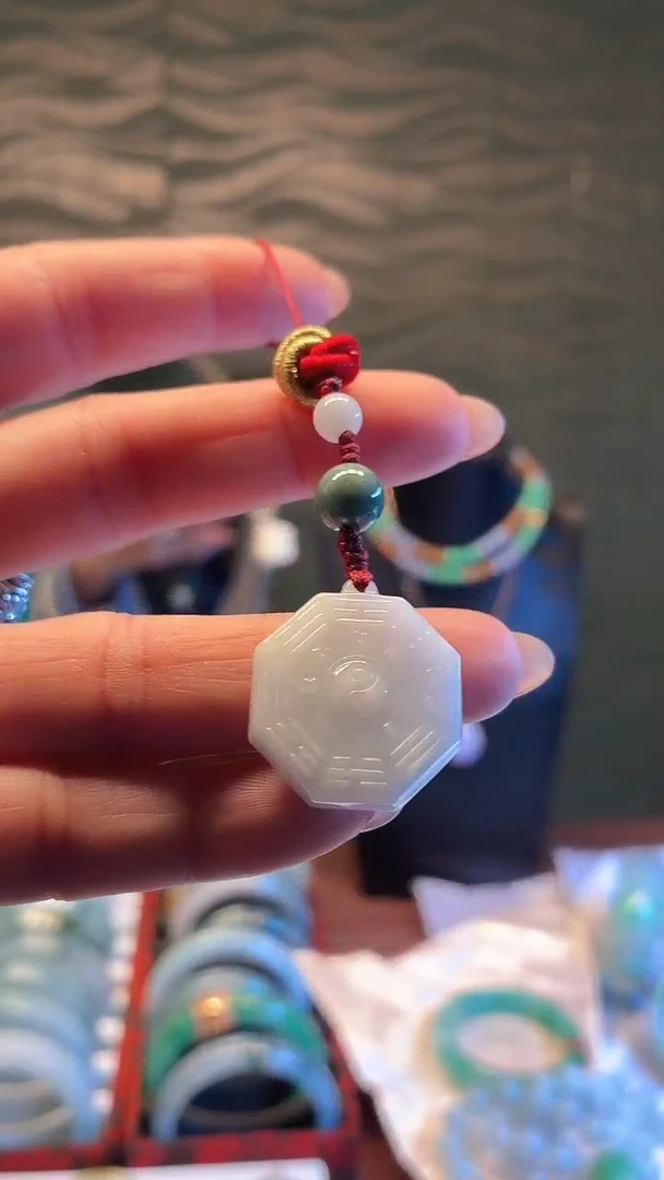 颈饰未镶嵌翡翠八卦包挂