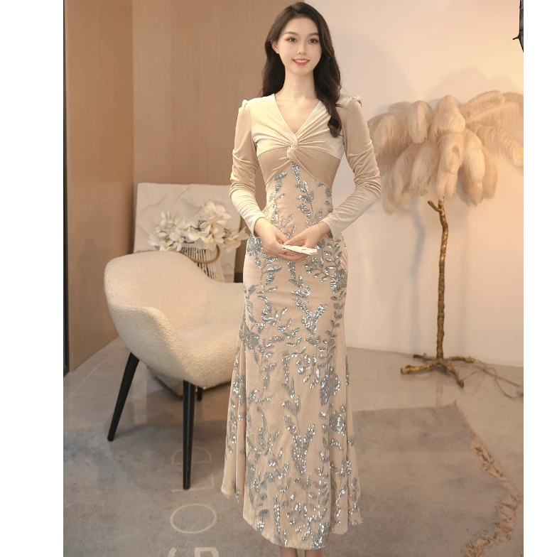 QIQI【玉龙雪夜】秋冬新款设计感收腰显瘦拼接丝绒连衣裙L-37804