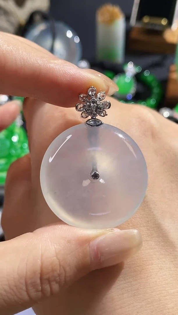 翡翠18K金镶嵌颈饰18K金翡翠平安扣吊坠