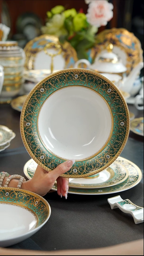 瓷片8.5英寸草帽盘  1个