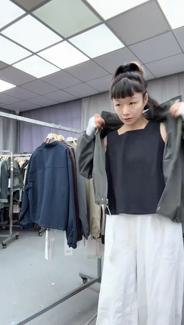 单 外套   大哥家漂亮衣服漂亮颜色