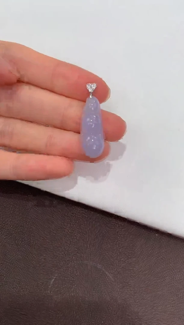 翡翠18K金镶嵌颈饰天然缅甸a货翡翠