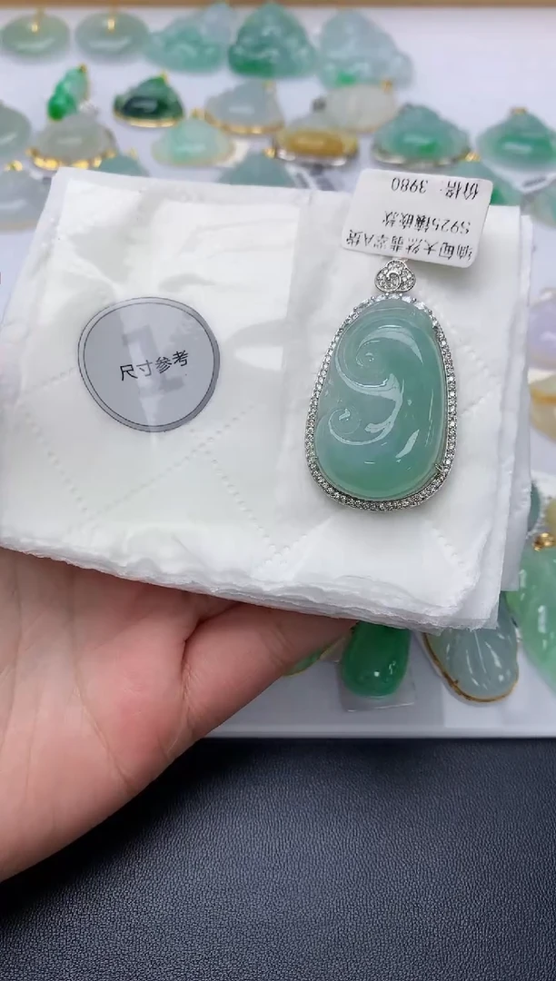 颈饰银S925镶嵌翡翠天然A货