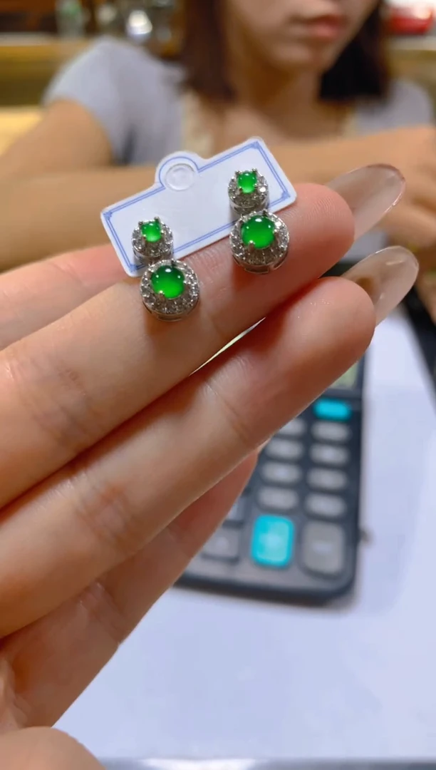 未镶嵌翡翠耳饰多样性发一