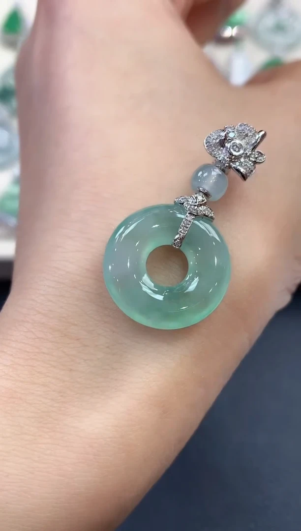 【闪购商品】翡翠吊坠(不含链)18K金镶嵌B71   