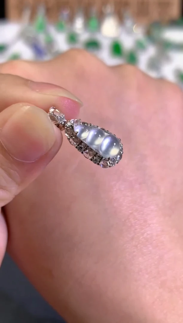 吊坠(不含链)18K金镶嵌翡翠Q498|8800