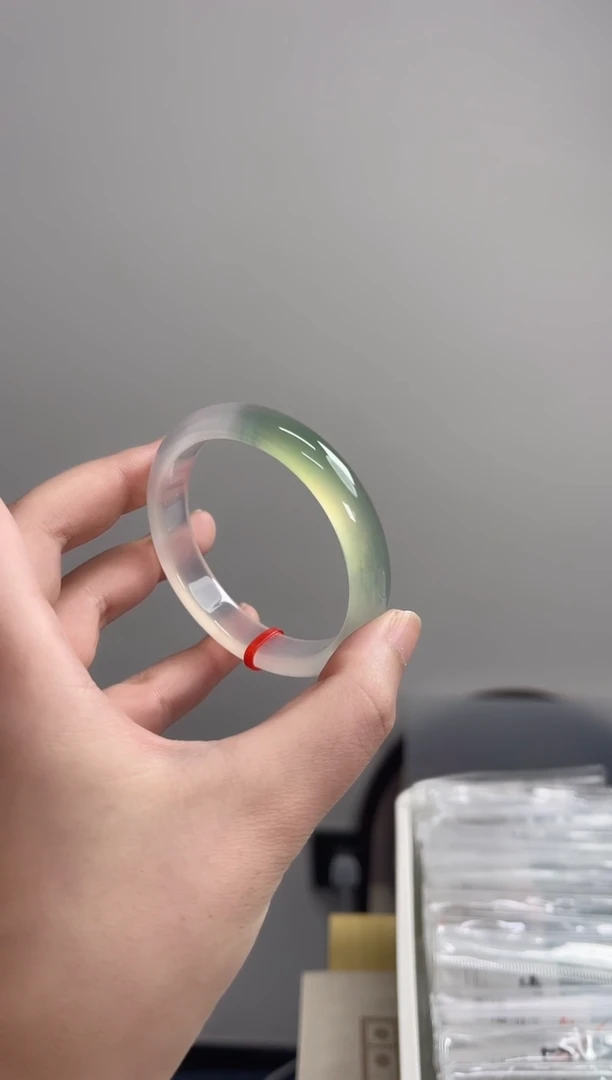 玛瑙/玉髓手镯未镶嵌53-54圈