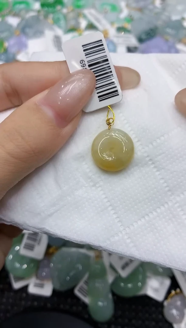 翡翠18K金镶嵌颈饰111111111111