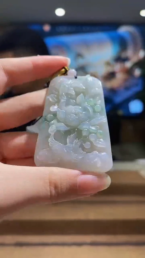 翡翠未镶嵌颈饰MFC073196