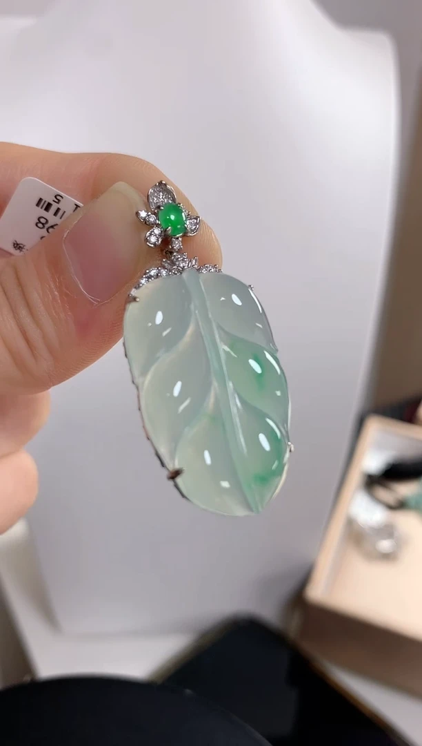 颈饰18K金镶嵌翡翠118