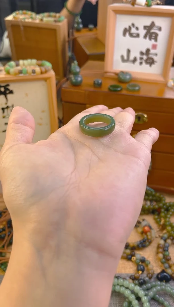 手链未镶嵌和田玉青黄口戒圈