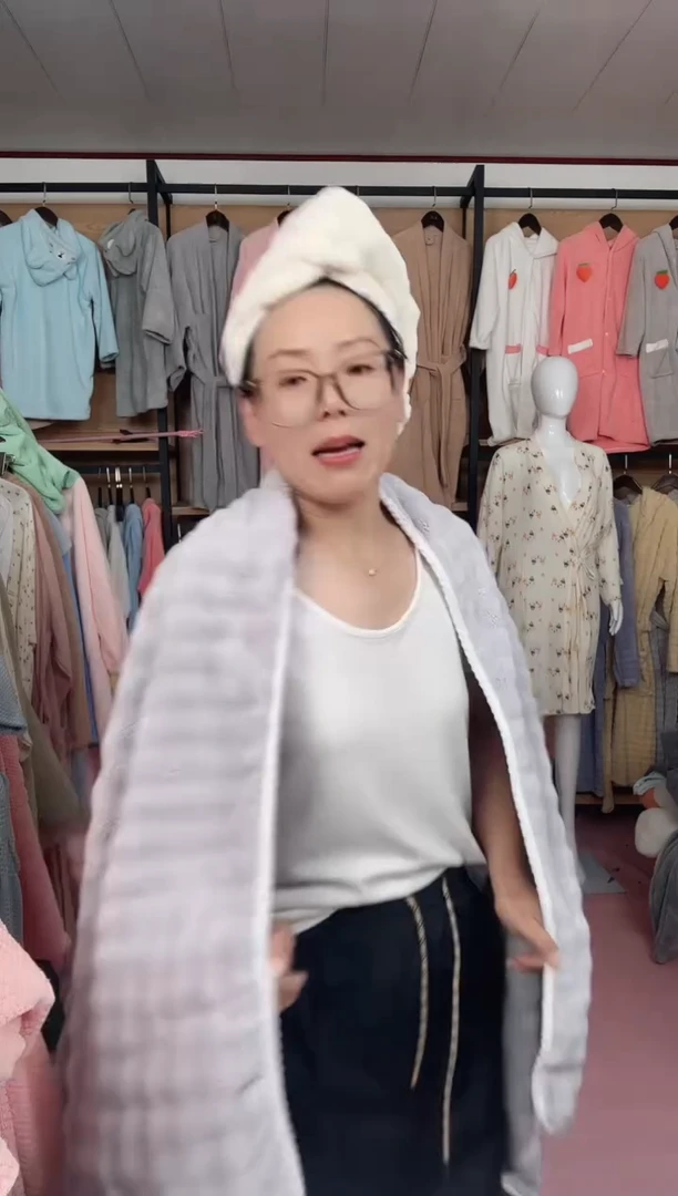 珊瑚绒加大泡泡绒浴巾颜色可备注