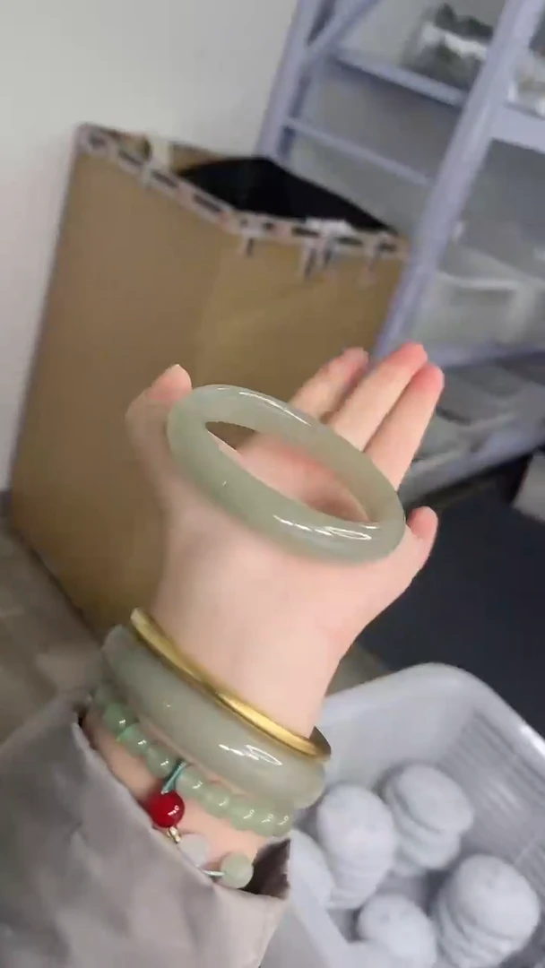 未镶嵌手镯石英质玉21-60.5