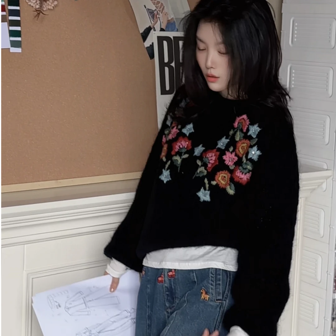 【悦悦专属】法式圆领刺绣花朵泡泡袖针织毛衣Y819