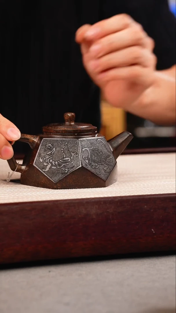 茶壶紫砂龙背青 钻石 四大神兽