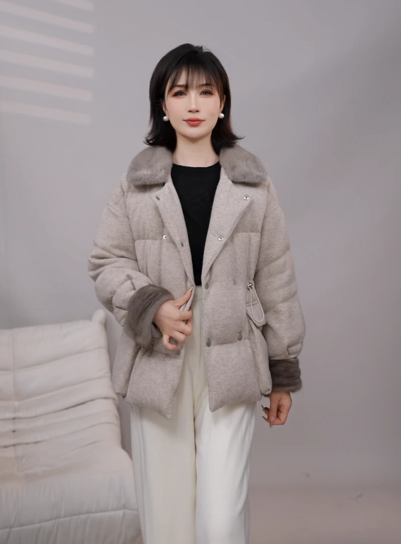 【ZUMALI】21646冬季轻奢定制百搭休闲款收腰羊绒保暖鹅绒服外套