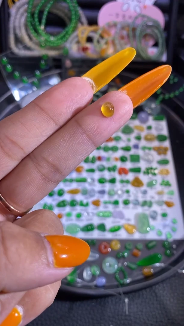 未镶嵌挂件翡翠蛋