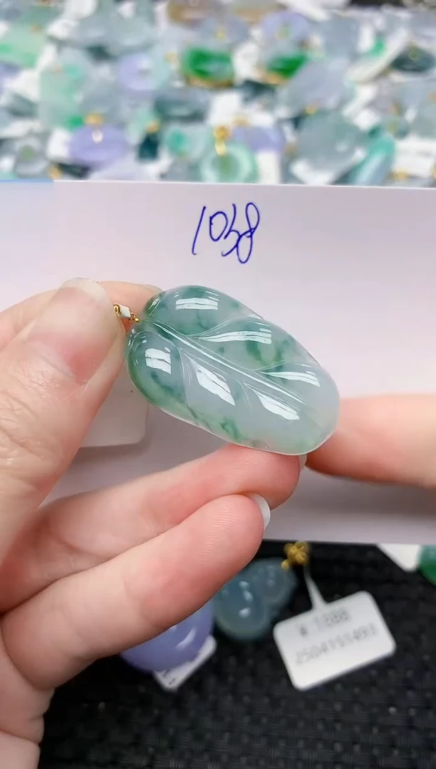 颈饰18K金镶嵌翡翠天然缅甸A货翡翠百元以上9元证书费自理