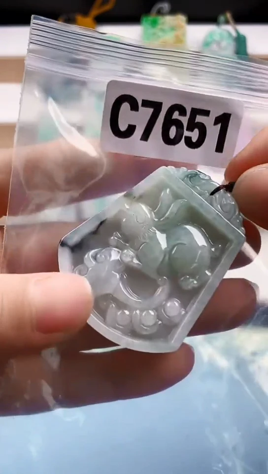 翡翠未镶嵌颈饰天然翡翠吊坠挂件