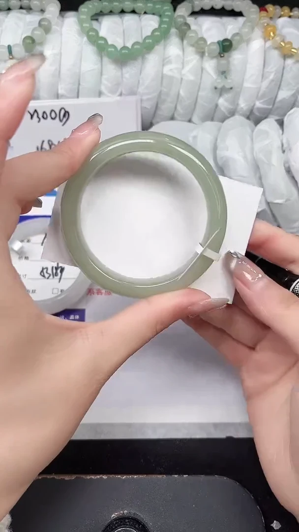 未镶嵌手镯石英质玉105-53/54