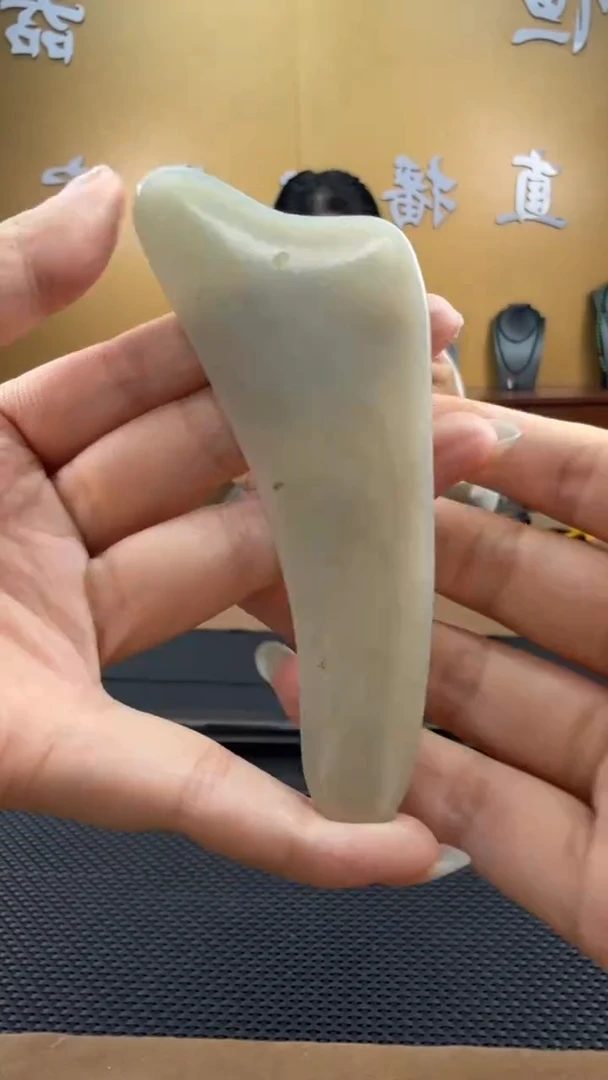 颈饰未镶嵌和田玉挂件