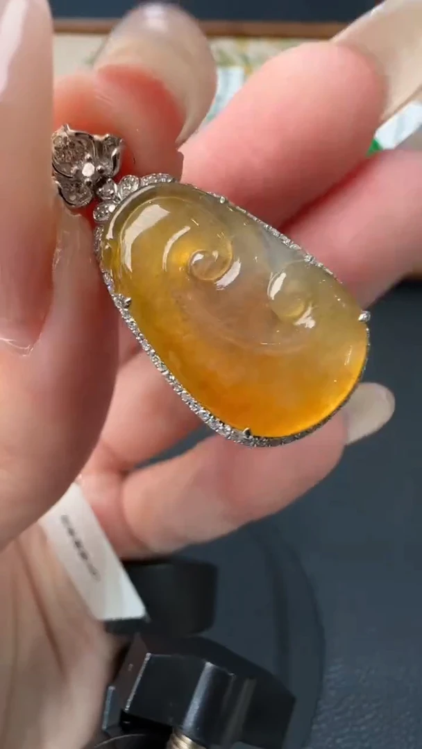 【闪购商品】翡翠吊坠(不含链)18K金镶嵌12