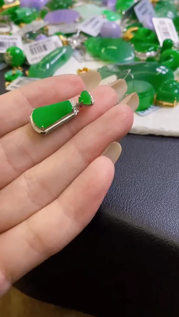 【闪购商品】定制翡翠18K金镶嵌无事牌