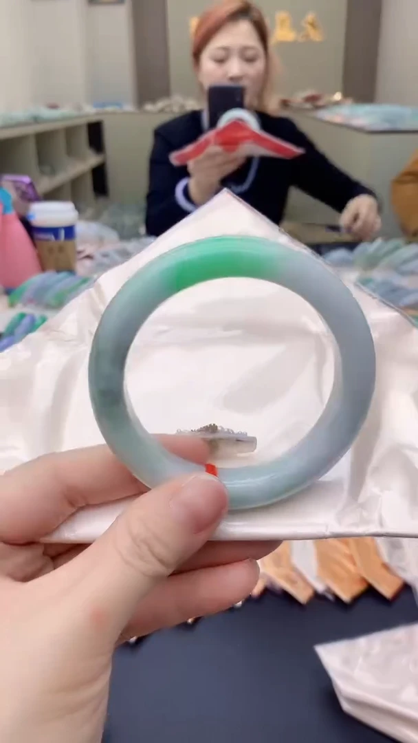 【闪购商品】翡翠手镯未镶嵌0901104058