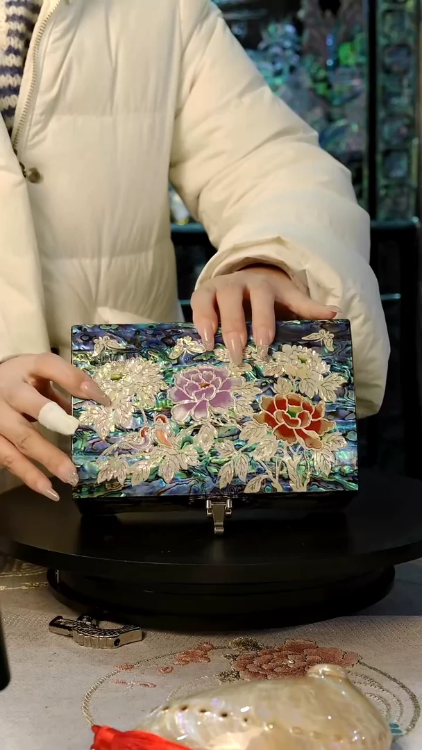 黑金鲍全满螺·弘贝雅螺钿漆器文化馆