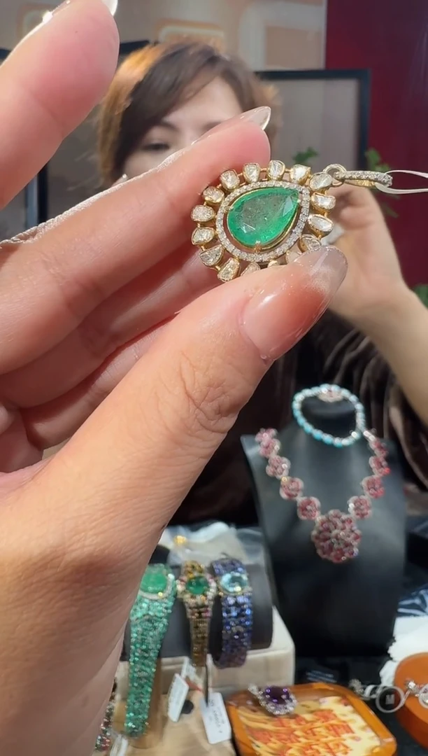 吊坠银S925镶嵌祖母绿吊坠