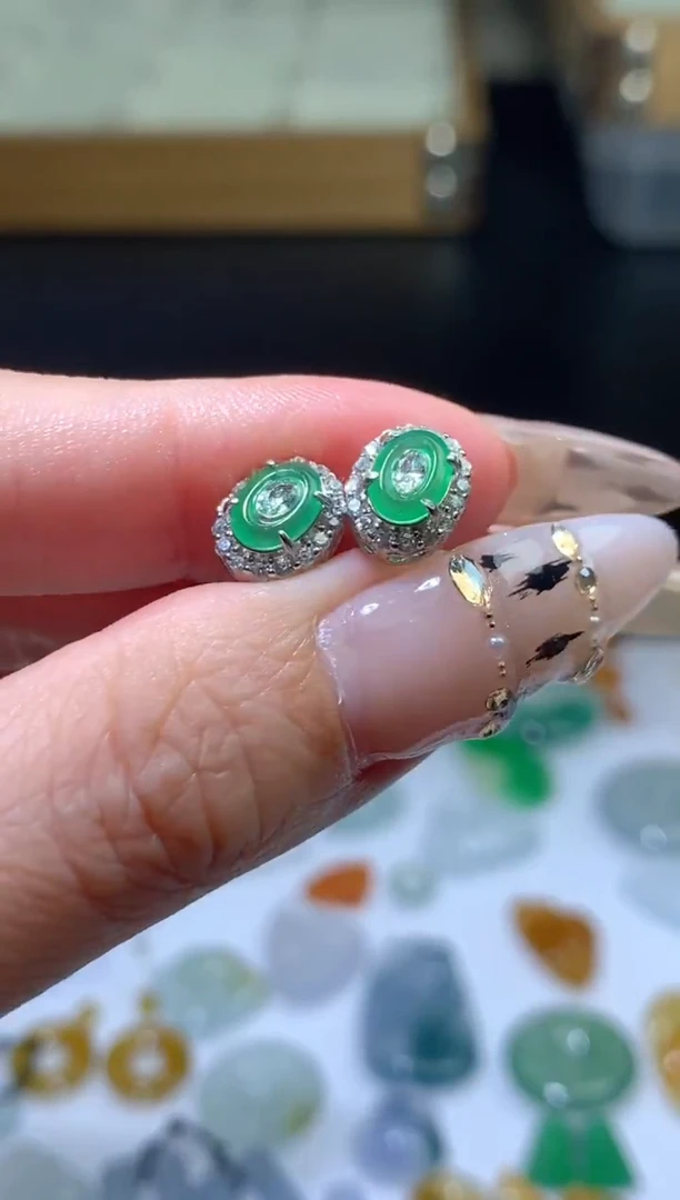 未镶嵌定制翡翠毛货