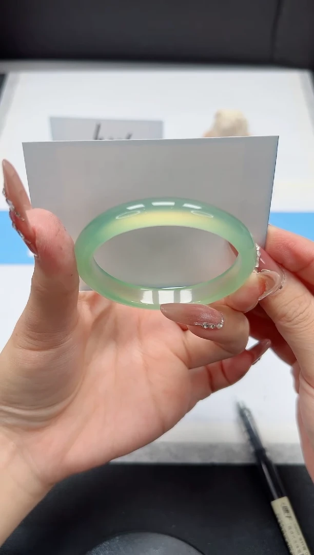 【闪购商品】石英质玉手镯未镶嵌185/50.8晴水