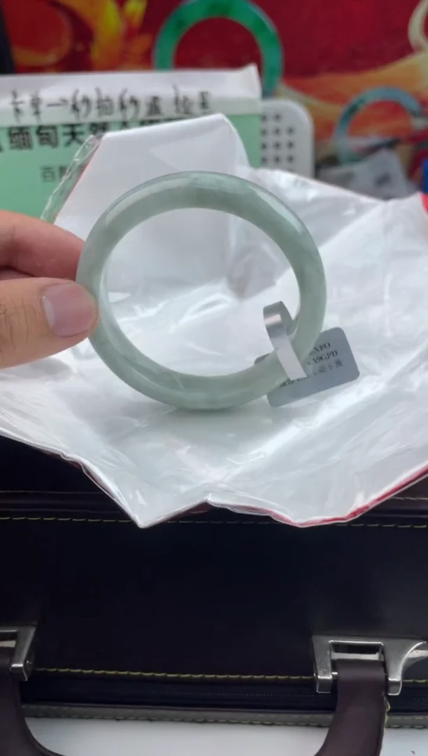 【闪购商品】翡翠手镯未镶嵌4翡翠手镯（微瑕）