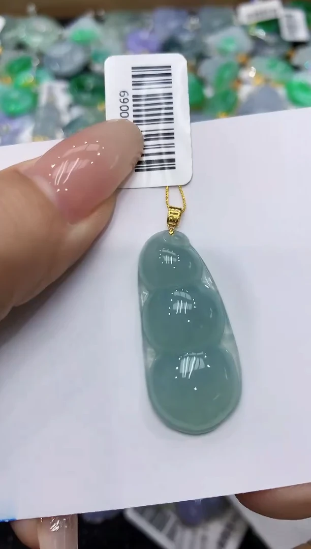 翡翠18K金镶嵌颈饰111111111111