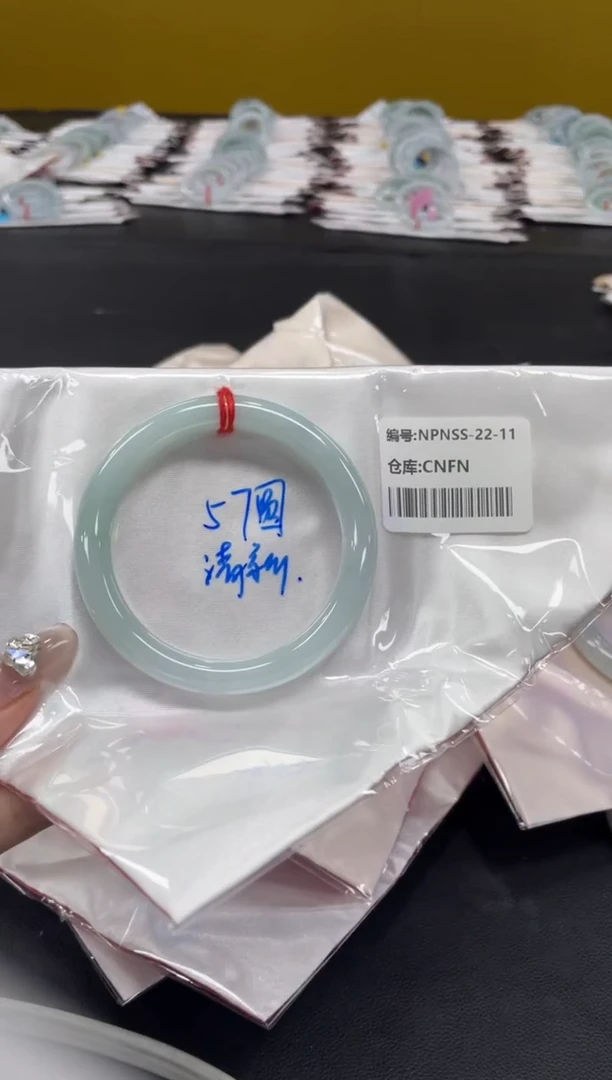 未镶嵌手镯翡翠翡翠手镯