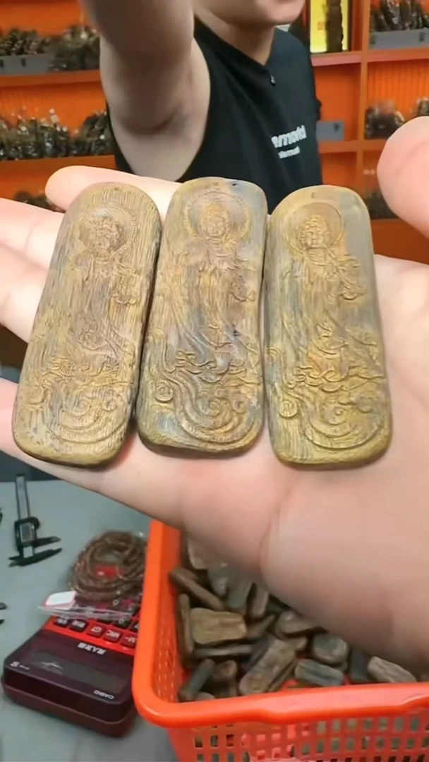 沉香吊坠62号沉水站观音发三个多样性发一