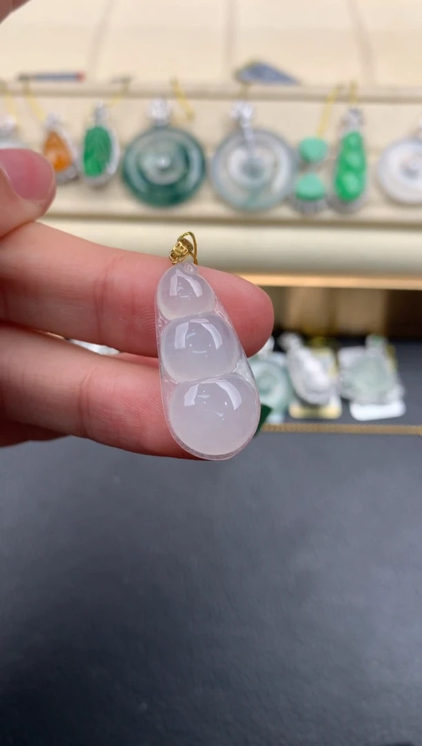 翡翠18K金镶嵌颈饰Q242