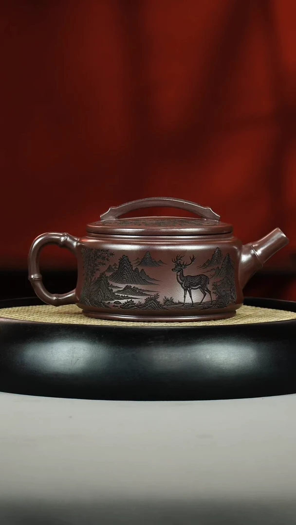 茶壶紫砂石红 汉瓦 刻绘 梅花鹿