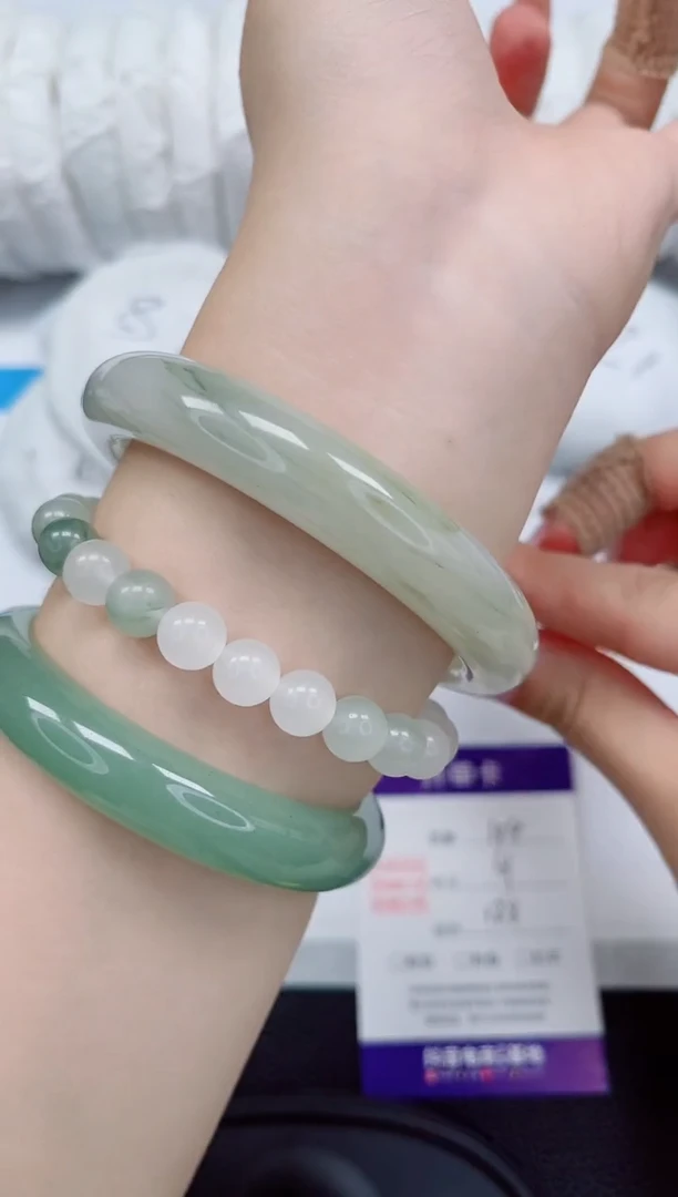 石英质玉手镯未镶嵌104-61/62