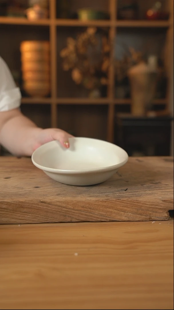 白色系列的9英寸元宝鱼盘