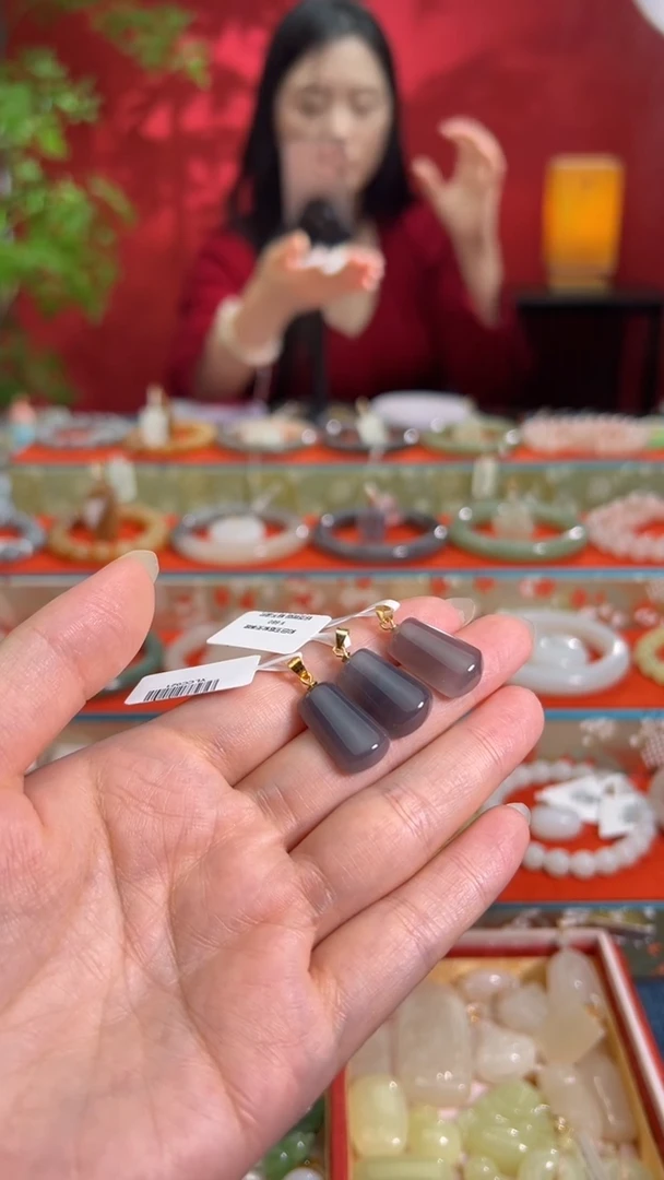 颈饰未镶嵌和田玉烟紫无事牌