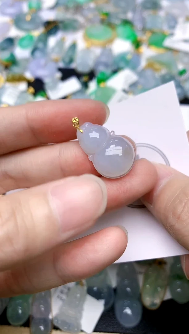 颈饰18K金镶嵌翡翠天然A货翡翠