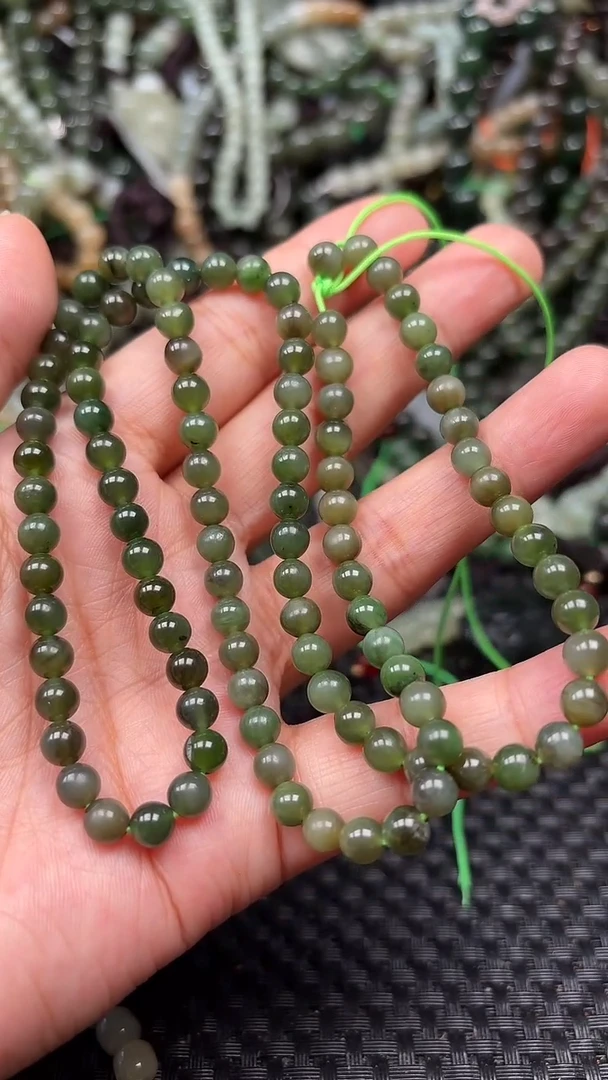 和田玉未镶嵌颈饰1