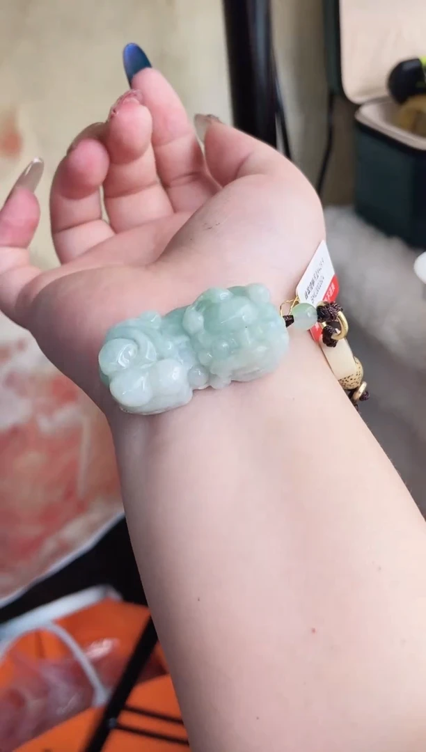 【闪购商品】翡翠颈饰未镶嵌天然缅甸A货翡翠颈饰配绳带礼盒