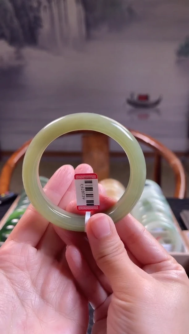 未镶嵌手镯和田玉56-57圈口8039