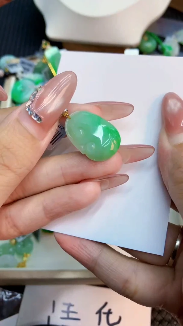 翡翠18K金镶嵌吊坠(不含链)1