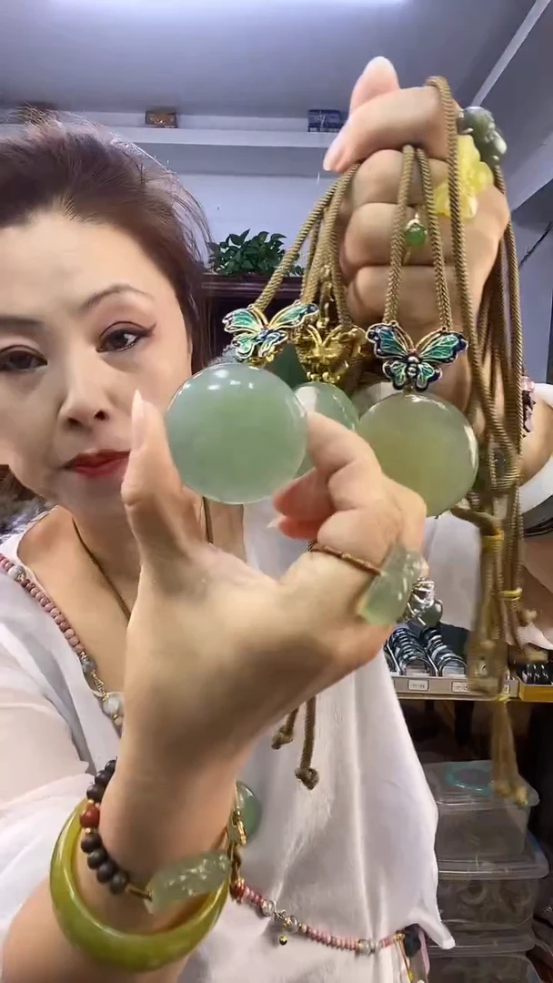 未镶嵌蛇纹石玉护心镜多样性随机发一